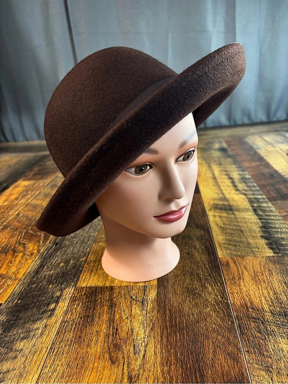 Signature Studio 100% Wool Cloche vintage style Hat in Brown OS